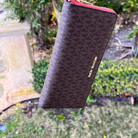 Michael Kors Travel Large NS tote& large continental wallet - Picture 13 of 13